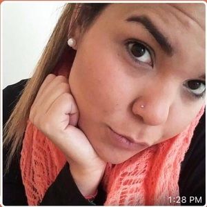 Meet your Posher, Andrea